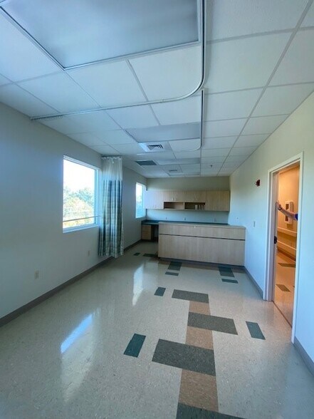 More Photos Of 3754 Highway 90, Pace Medical For Lease