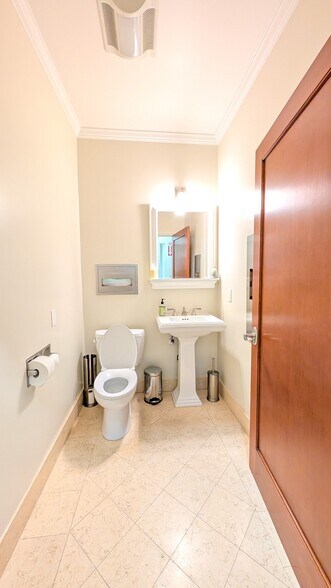 More Photos Of 802 College Ave, Kentfield Office For Sale