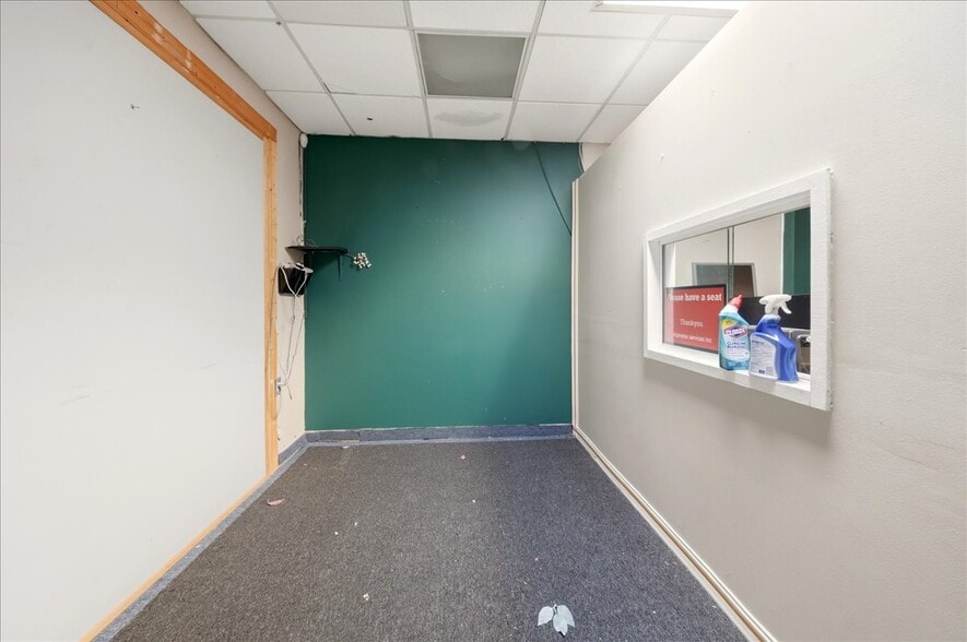 More Photos Of 2020-2024 Williamsbridge Rd, Bronx Storefront Retail Office For Lease