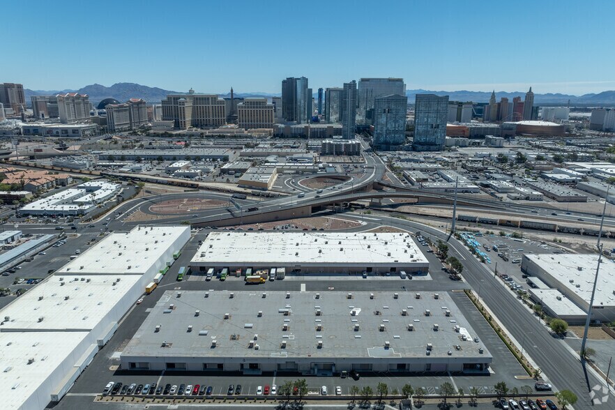 More Photos Of 3950 W Harmon Ave, Las Vegas Warehouse For Lease