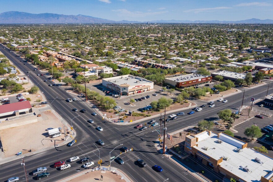 More Photos Of 3180 N Campbell Ave, Tucson Drugstore For Sale