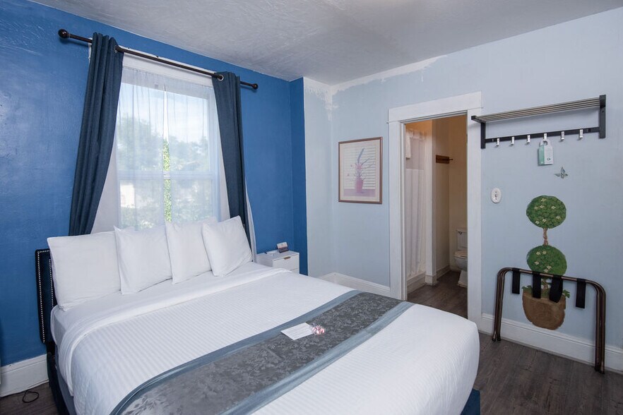 More Photos Of 18239 Main St, Jamestown Hotel For Sale