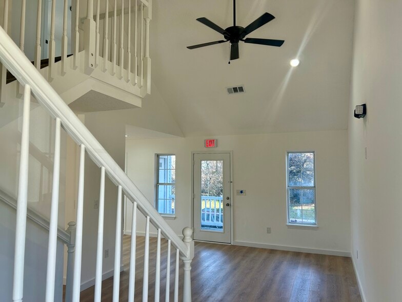 More Photos Of 1477 S 8th St, Fernandina Beach Office For Lease