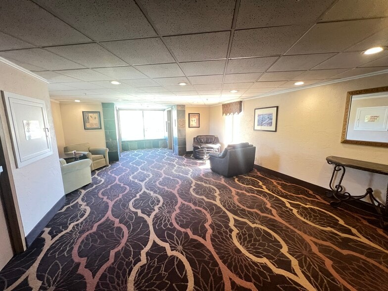 More Photos Of 560 Silverthorne Ln, Silverthorne Hotel For Sale