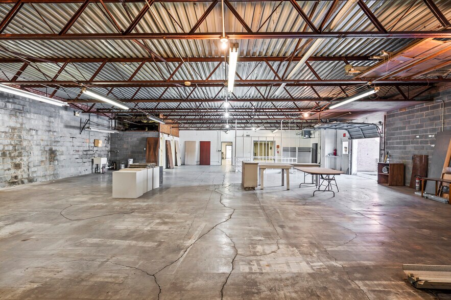 More Photos Of 330 W 27th St, Winston-Salem Warehouse For Sale