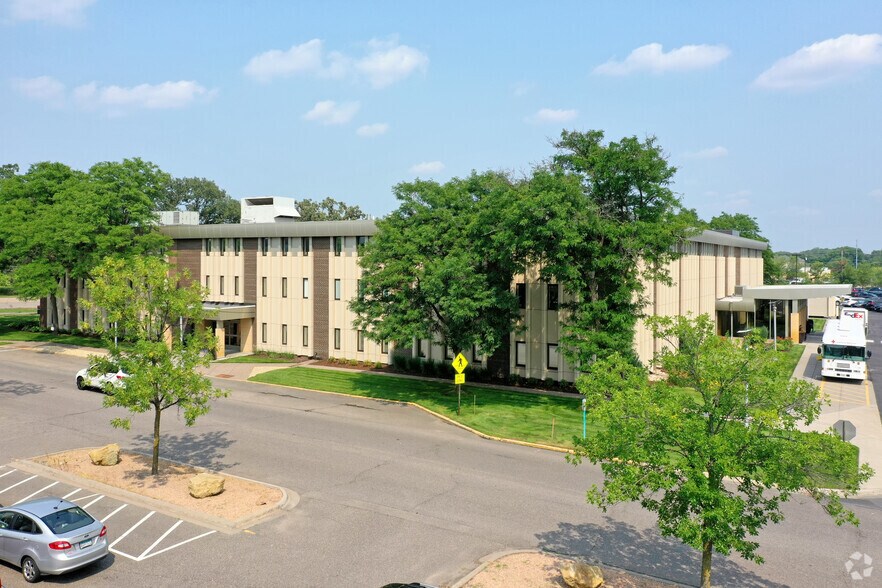 More Photos Of 3860-3960 Coon Rapids Blvd NW, Coon Rapids Medical For Lease