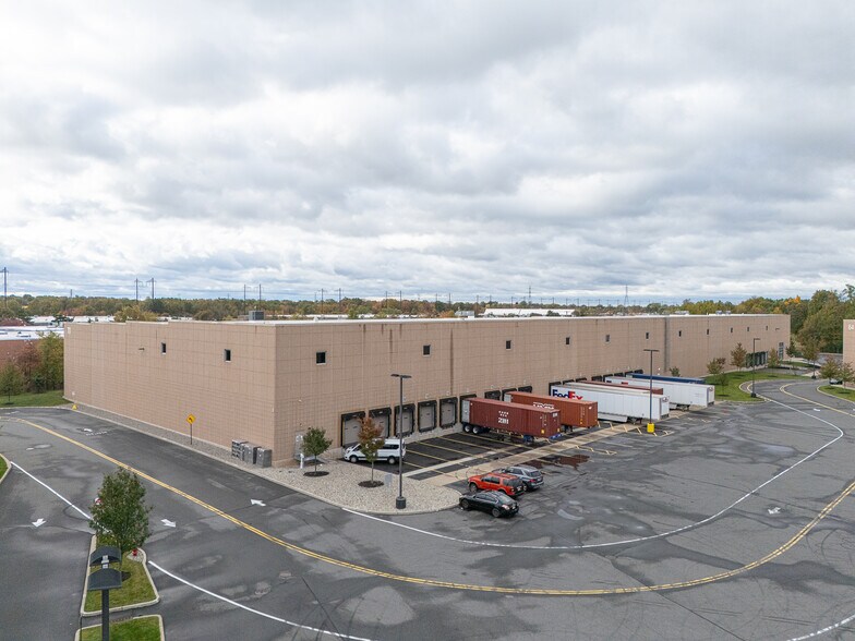 More Photos Of 70 Carter Dr, Edison Warehouse For Lease