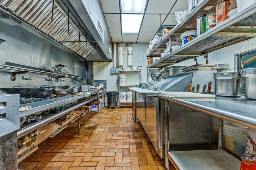 More Photos Of 509 US Highway 271 N, Gilmer Flex For Sale