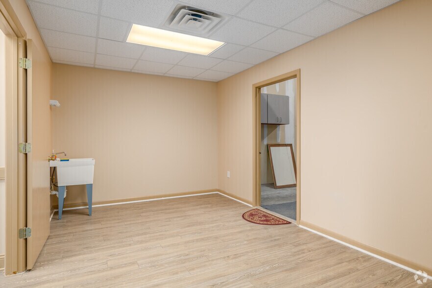 More Photos Of 1025-1045 Blanding Blvd, Orange Park Unknown For Lease