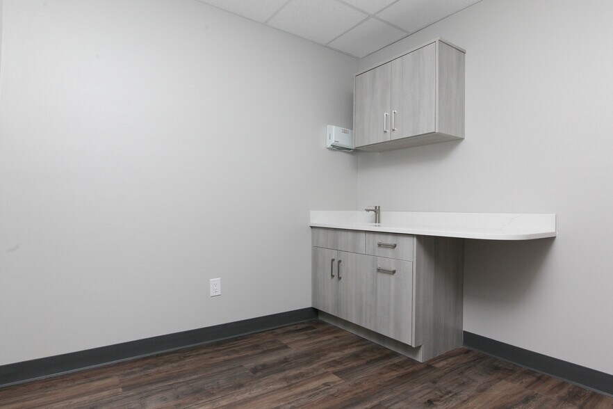 More Photos Of 38300 Van Dyke Ave, Sterling Heights Medical For Lease