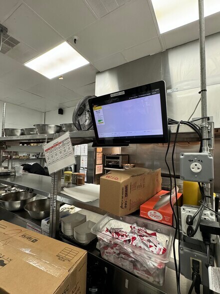 More Photos Of 1600 E Saint Georges Ave, Linden Restaurant For Sale