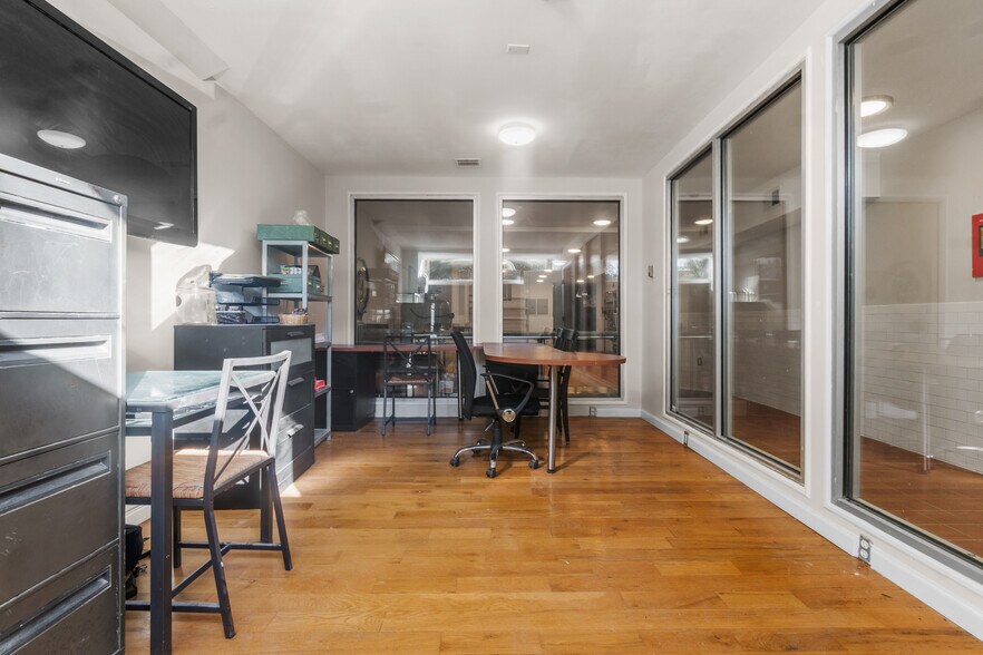 More Photos Of 1011 New York Ave, Union City Storefront Retail Residential For Lease