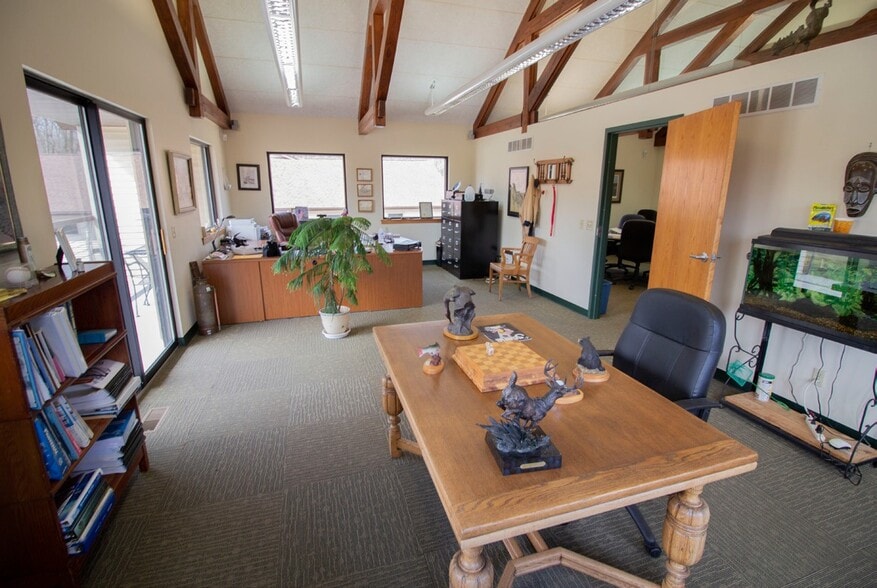 More Photos Of 310 Custer Dr, Battle Creek Medical For Lease