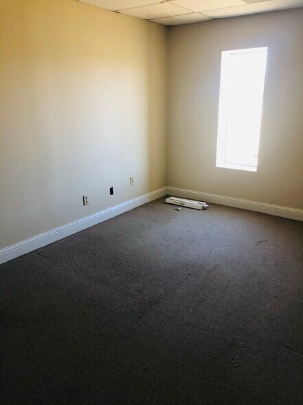 More Photos Of 936 Bowen Way, Prattville Warehouse For Lease