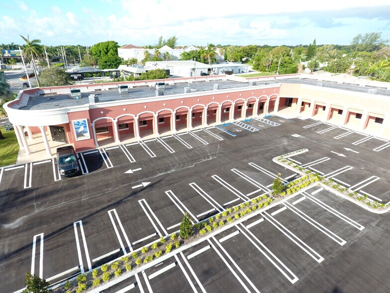 More Photos Of 2923 S Federal Hwy, Boynton Beach General Retail For Lease