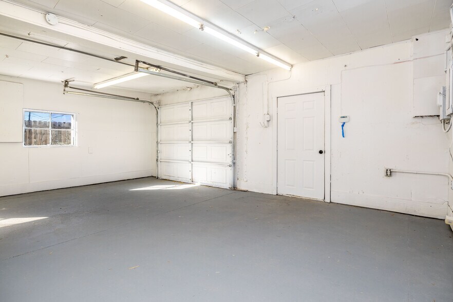 More Photos Of 2336 Old Knoxville Pike, Maryville Light Manufacturing For Sale