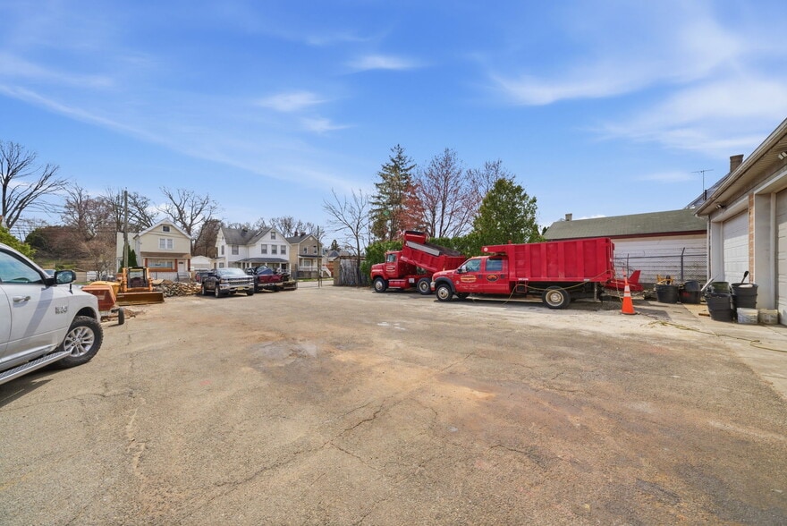 More Photos Of 437-438 Burnside St, Orange Warehouse For Sale