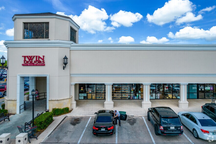 More Photos Of 999 E Basse Rd, San Antonio Unknown For Lease