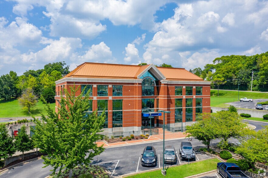 More Photos Of 25 Jefferson St, Clarksville Office For Lease