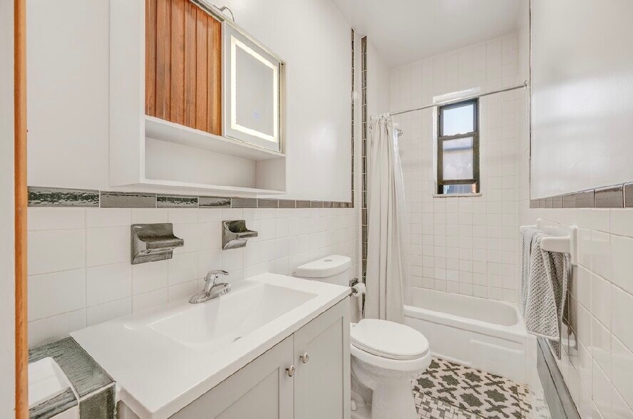 More Photos Of 2594 42nd St, Astoria Multifamily For Sale