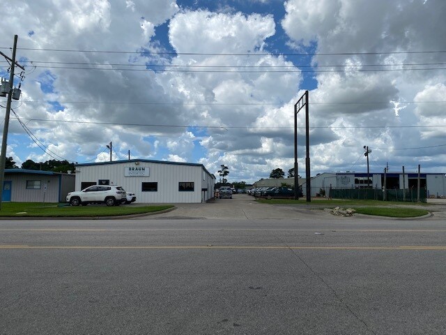 More Photos Of 4770 Washington Blvd, Beaumont Light Distribution For Lease
