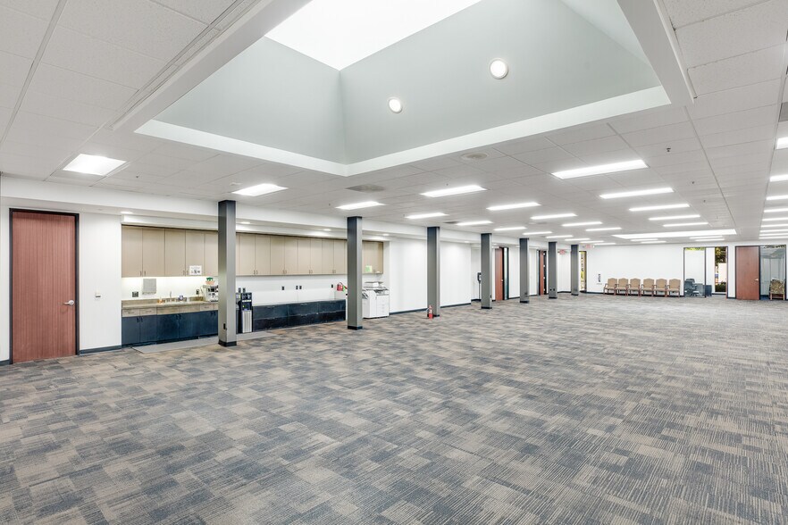 More Photos Of 390-392 Potrero Ave, Sunnyvale Research And Development For Lease