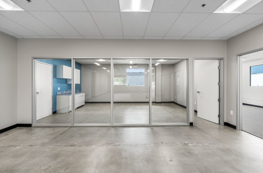 More Photos Of 8640 Slauson Ave, Pico Rivera Manufacturing For Lease