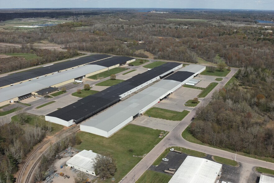 More Photos Of 1940 Jefferson St, Wisconsin Rapids Distribution For Sale