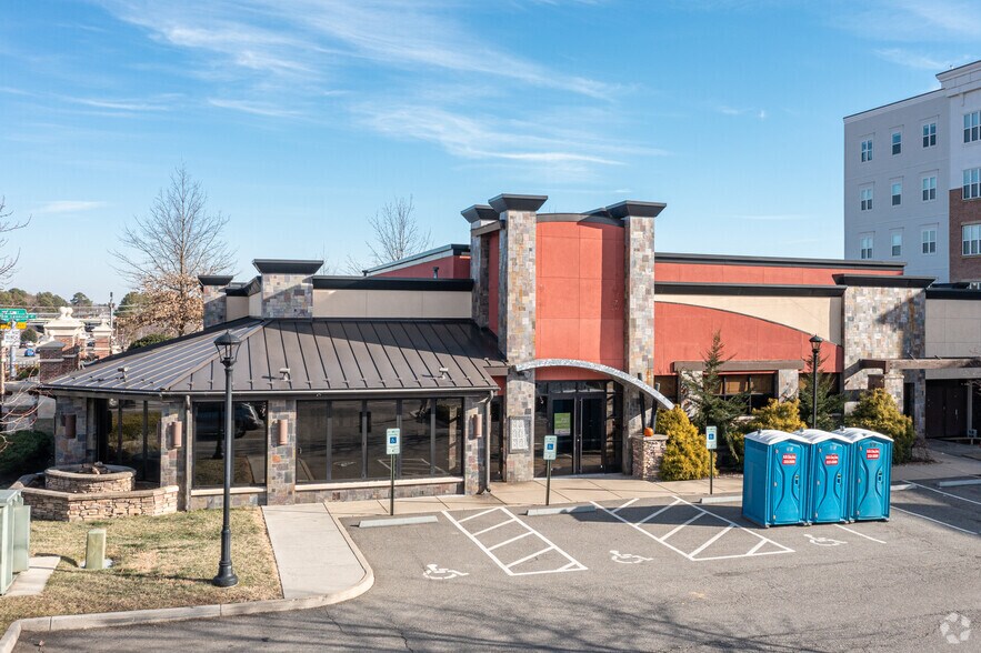 More Photos Of 11275 W Broad St, Glen Allen Unknown For Lease