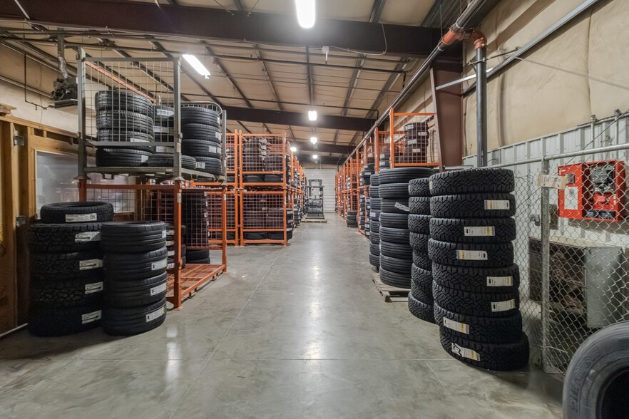 More Photos Of 2525 N Commercial Ave, Pasco Warehouse For Lease