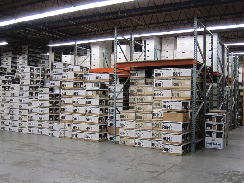 More Photos Of 7 Sidney Ct, Lindenhurst Warehouse For Sale