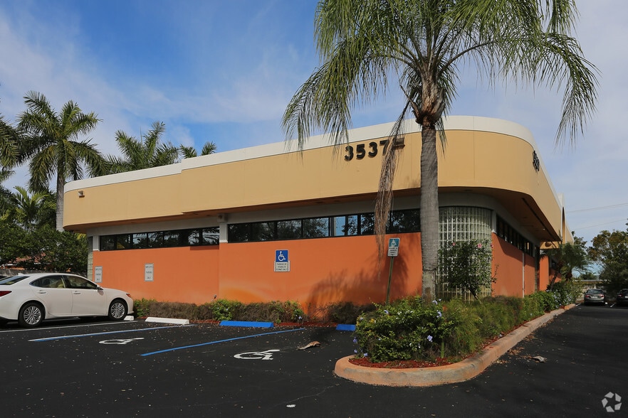 Primary Photo Of 3537 Forest Hill Blvd, West Palm Beach Medical For Lease