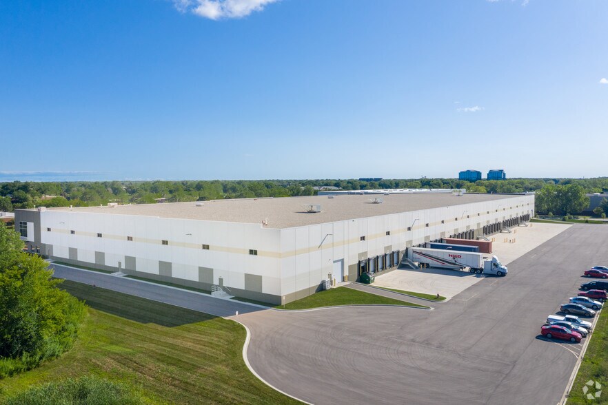 More Photos Of 660-720 Northgate Pky, Wheeling Warehouse For Lease