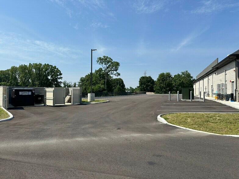 More Photos Of 9774 Cincinnati Columbus Rd, West Chester Storefront For Lease