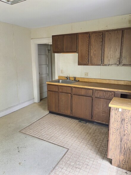 More Photos Of 83 Meadow St, Naugatuck Manufactured Housing Mobile Home Park For Sale