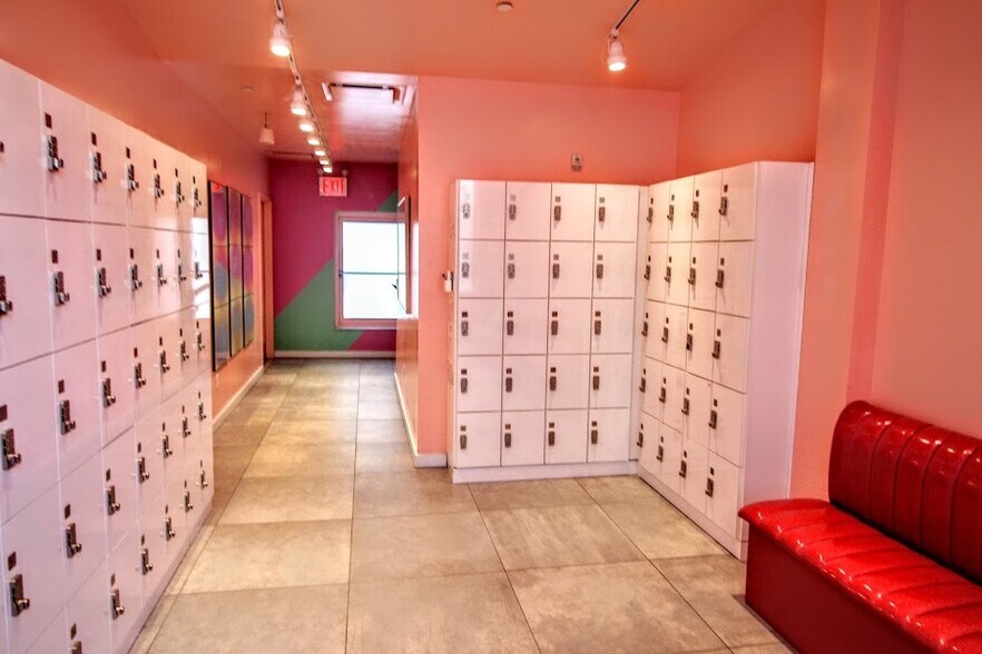 More Photos Of 1440 Third Ave, New York Storefront For Lease