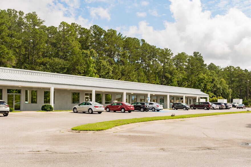 More Photos Of 740 E General Stewart Way, Hinesville General Retail For Lease