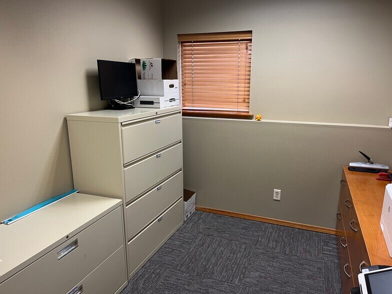 More Photos Of 8927 W Tucannon Ave, Kennewick Office For Lease