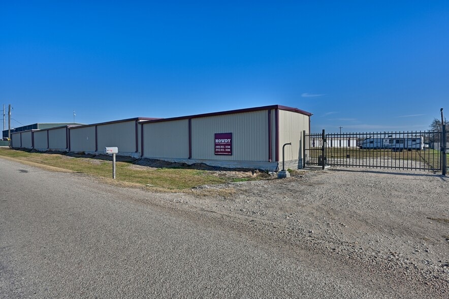 More Photos Of 8877 Stewarts Mdws, College Station Self Storage For Sale