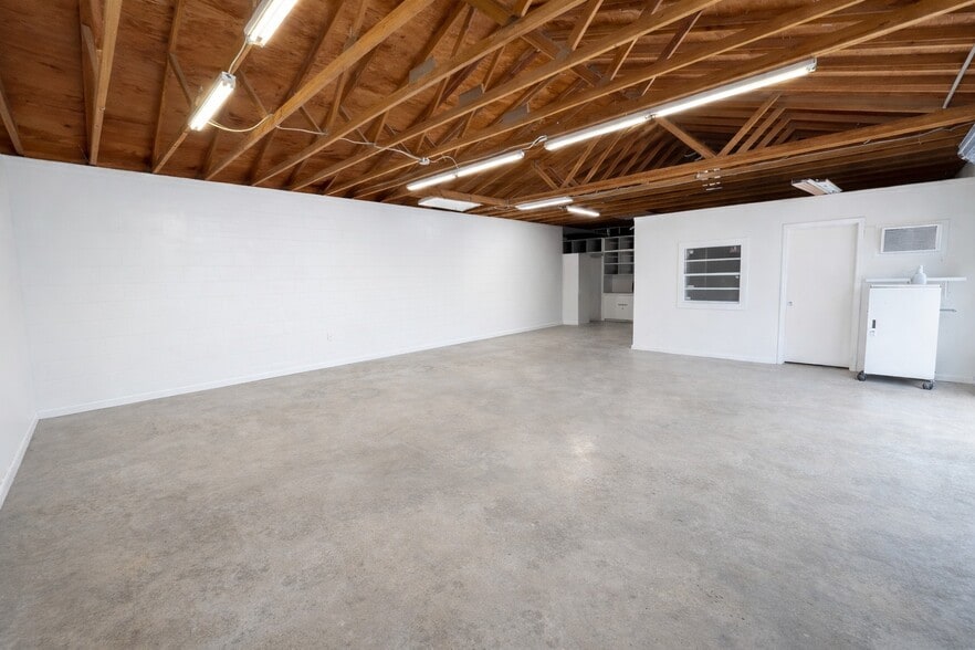 More Photos Of 17604 N Us-41, Lutz Warehouse For Lease