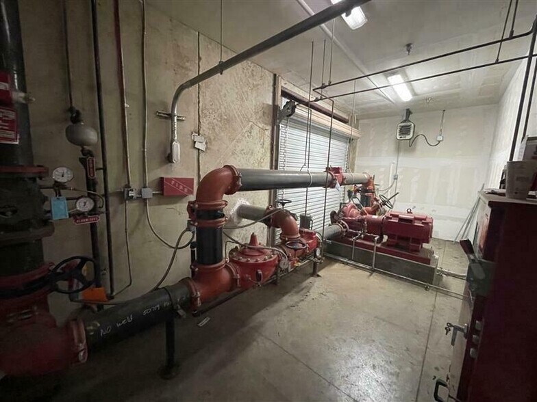 More Photos Of 3220 W Gentry Pky, Tyler Warehouse For Sale