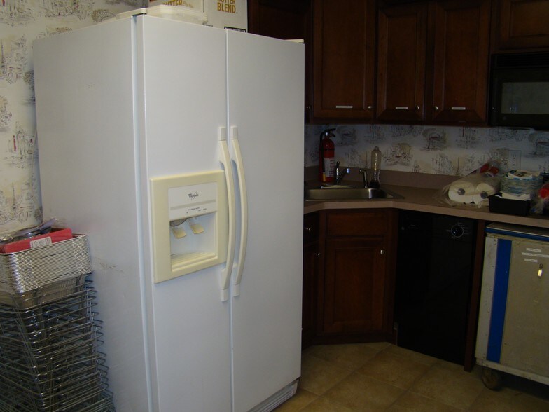 More Photos Of 9876 Main St, Woodstock Flex For Sale