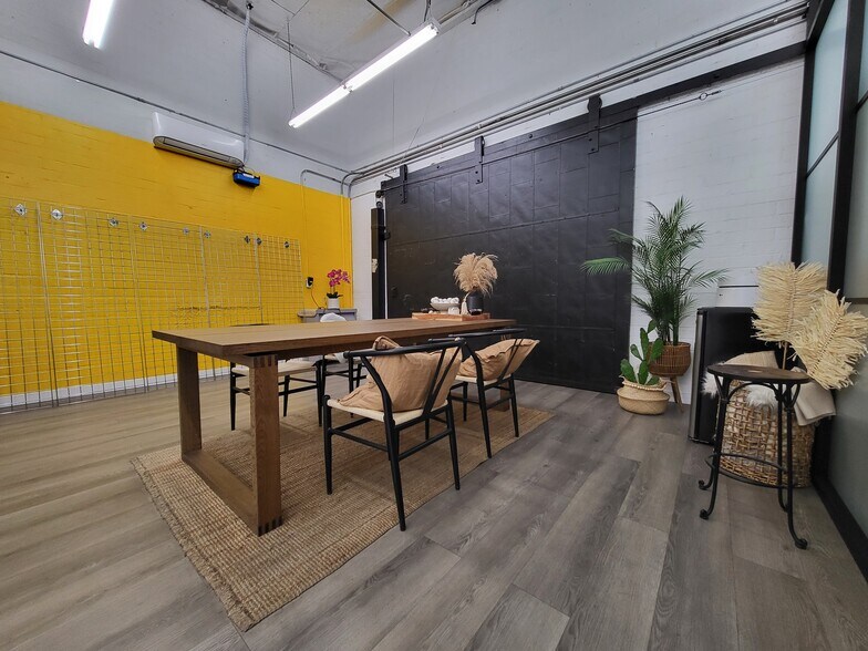 More Photos Of 219 E 32nd St, Los Angeles Warehouse For Lease