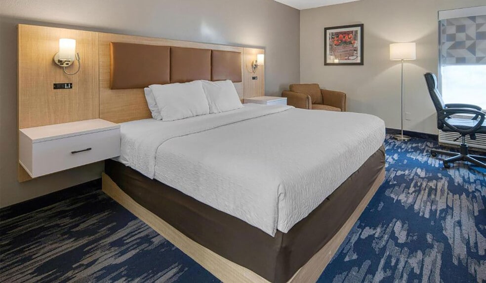 More Photos Of 1030 State Road 229, Batesville Hotel For Sale
