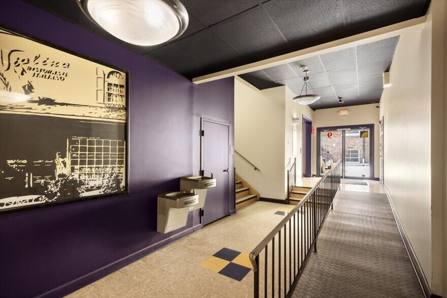 More Photos Of 9 N Loudoun St, Winchester Office For Sale