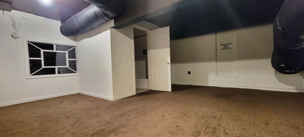 More Photos Of 386 S Thomas St, Pomona Restaurant For Lease