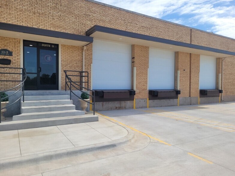 More Photos Of 406 Oak St, Wichita Falls Warehouse For Lease