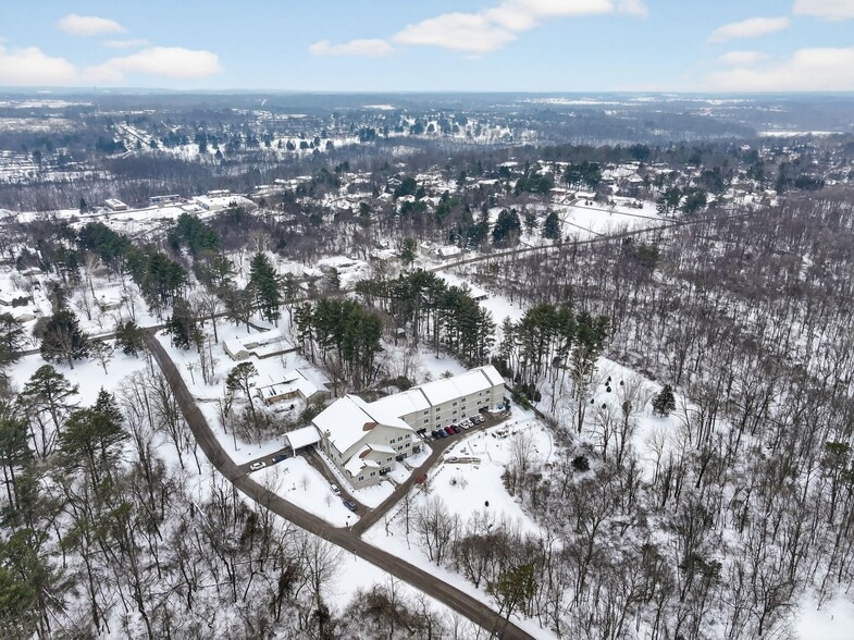 More Photos Of 751 E Tamarack Trl, Bloomington Healthcare For Sale