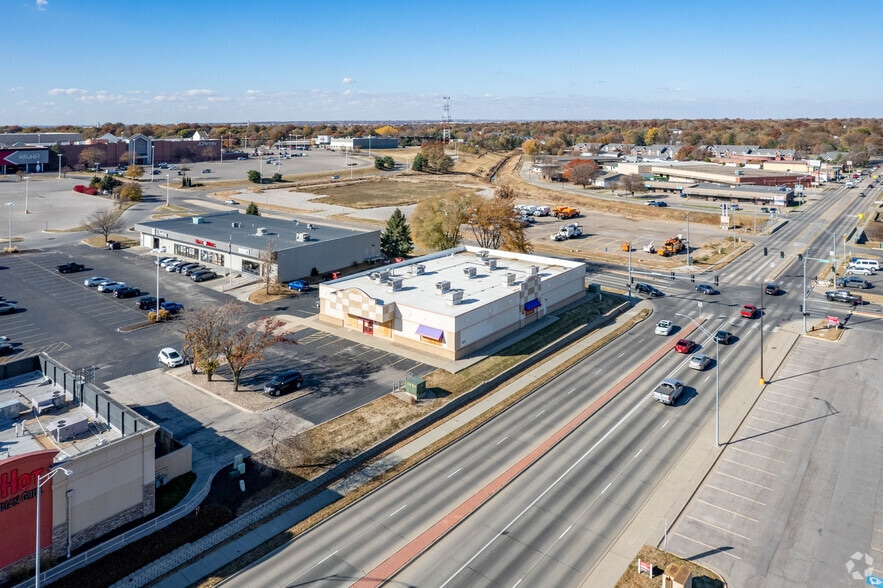 More Photos Of 221 N 66th St, Lincoln Freestanding For Lease