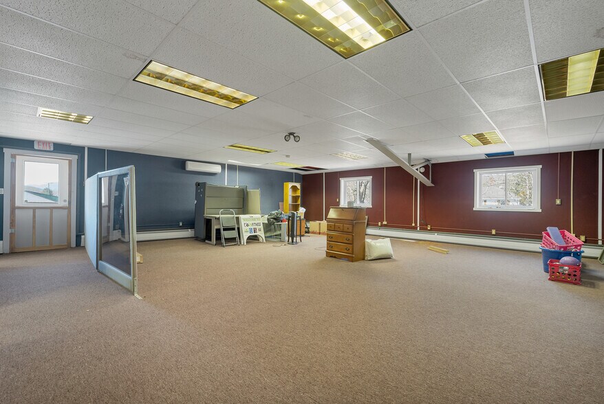 More Photos Of 55 Maynesboro St, Berlin Industrial For Sale